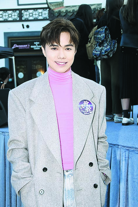 叱咤发布会|张敬轩站C位 谢安琪深V抢MIRROR风头	