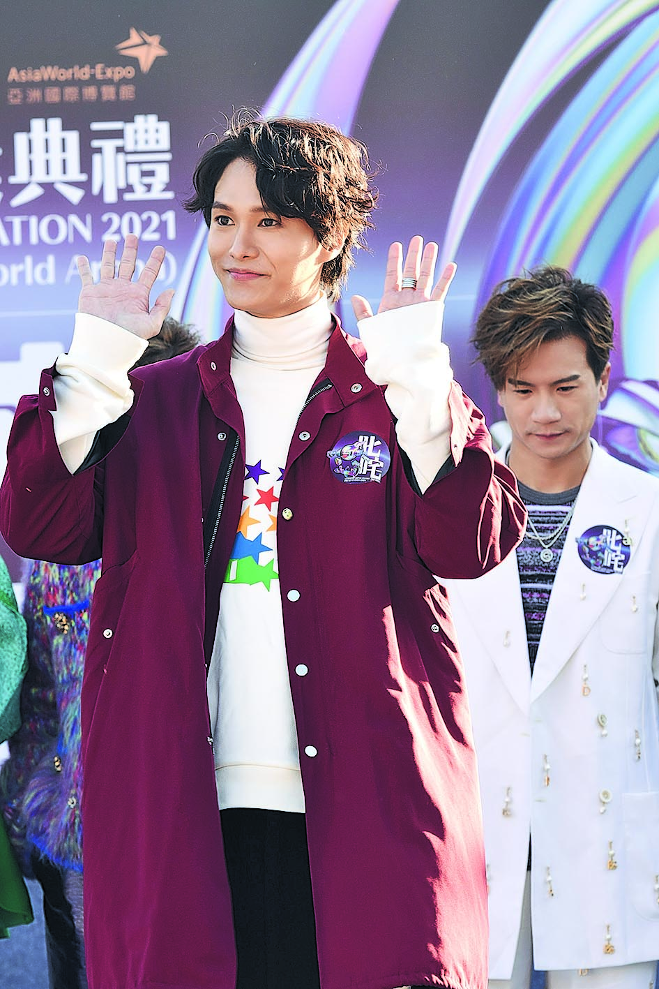 叱咤发布会|张敬轩站C位 谢安琪深V抢MIRROR风头	