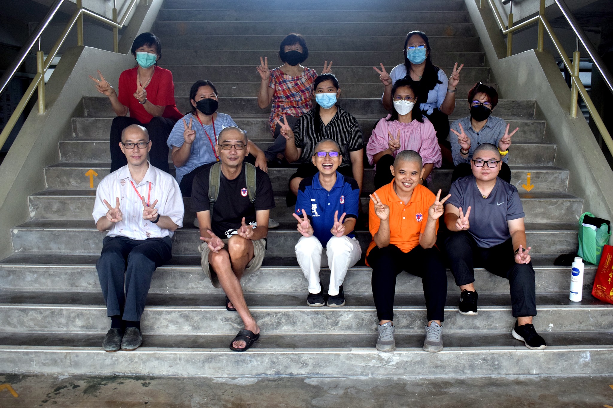 吉兰丹中华独中响应“光头与美4.0”为爱落发及筹募活动,该校第一批落发教职员已完成落发。