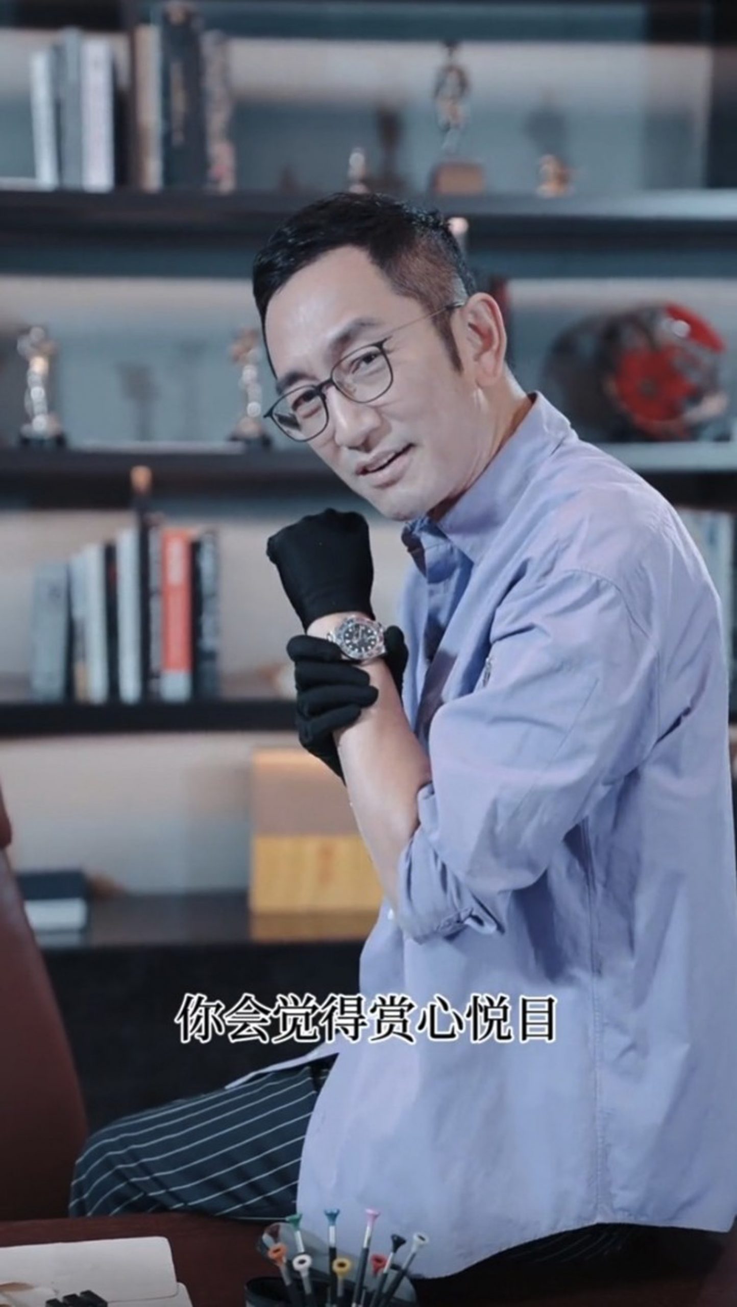 启华狂晒珍藏名表 被酸像拍广告