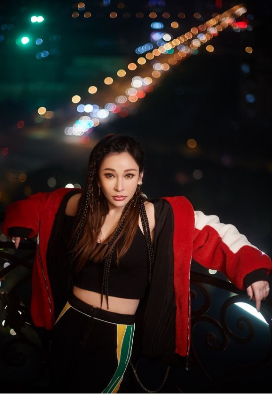 吴宗宪PO影片泄恋情 温岚甜吻男友画面曝光