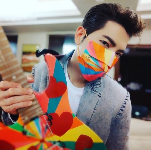 呛老萧后露面道歉 谢和弦再酸:不是同一个level