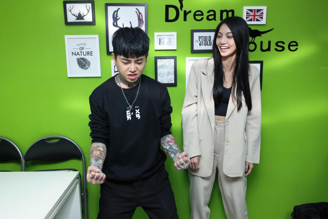 呛老萧后露面道歉 谢和弦再酸:不是同一个level