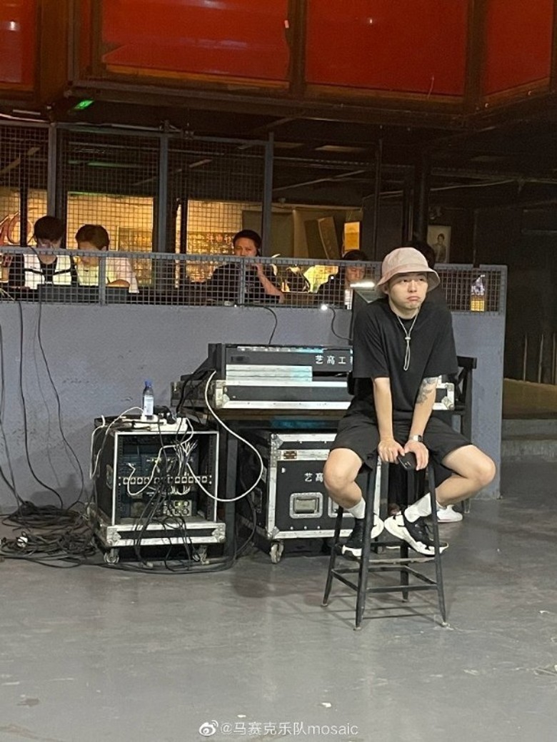 周迅出新歌 小13岁吉他手曲线力挺