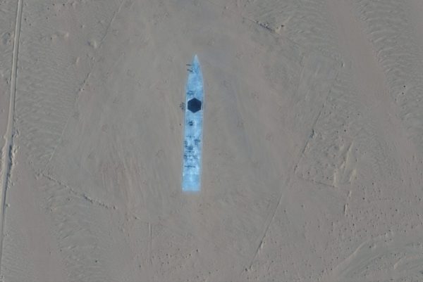 图与文 中国在新疆沙漠建造美舰「标靶」 航舰与驱逐舰空照轮廓超清晰