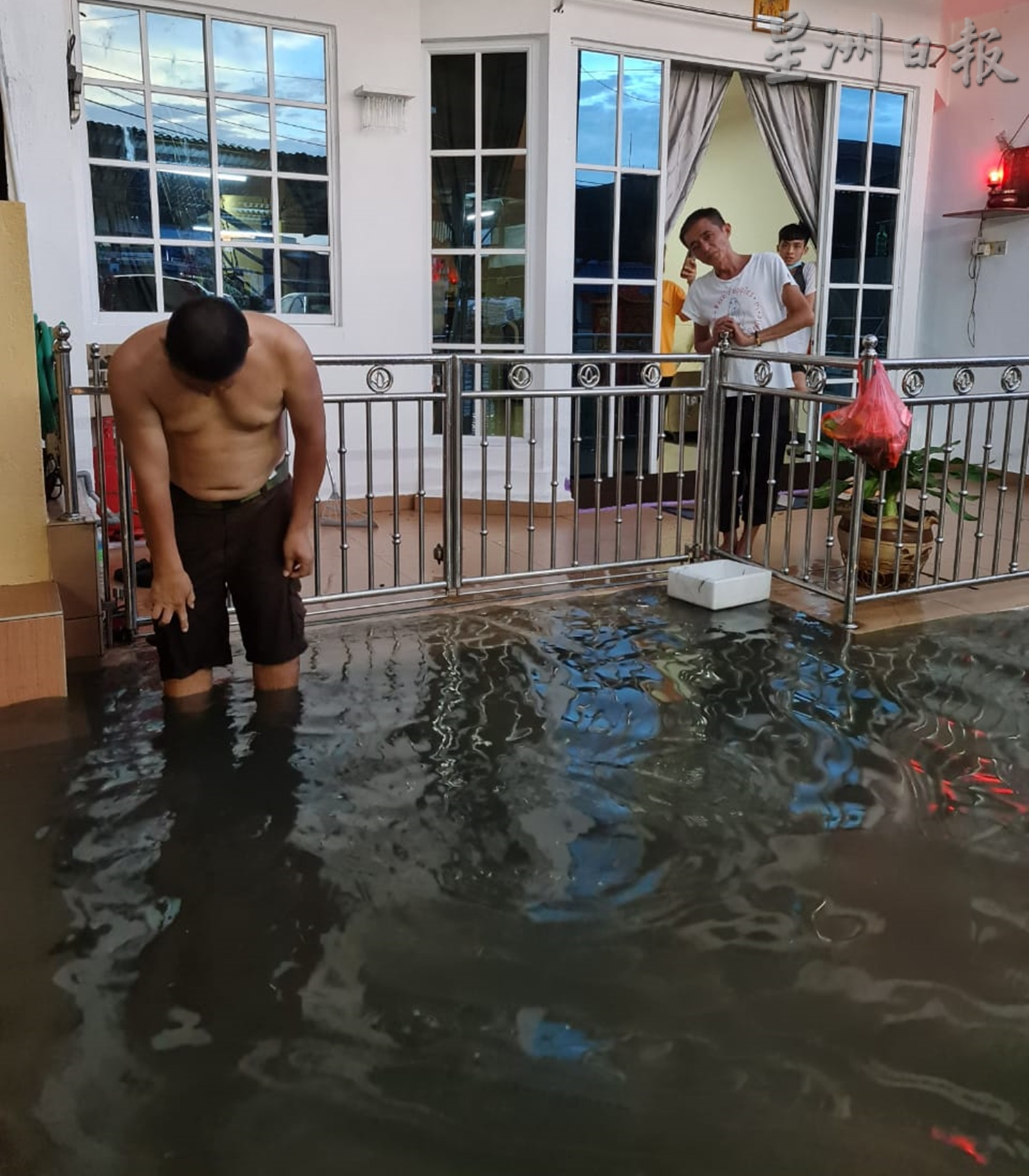 大涨潮消退十八丁 却因豪雨成灾