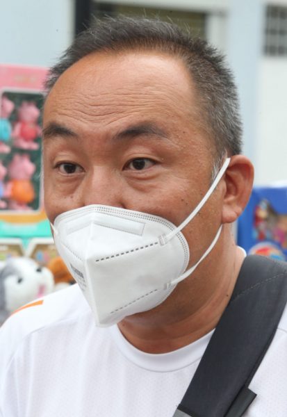 大都会-华联花园路边停车位难求/10图