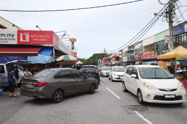大都会-华联花园路边停车位难求/10图