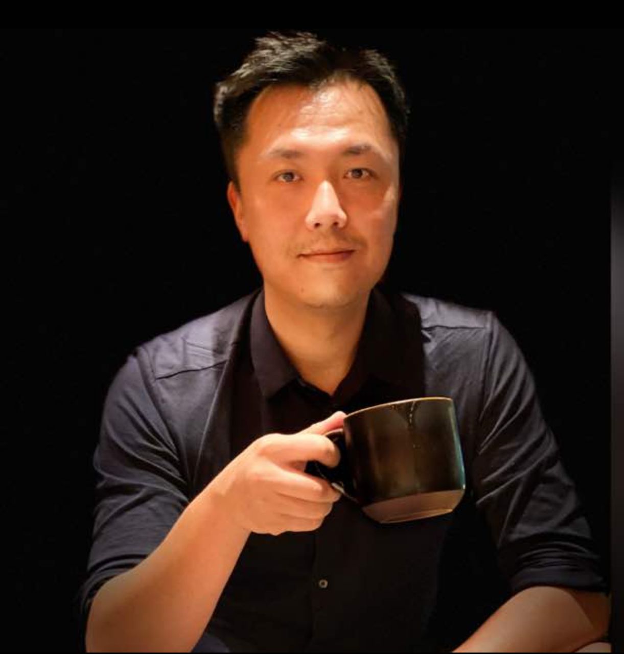 大都会/封面-嘛嘛店送餐机器人