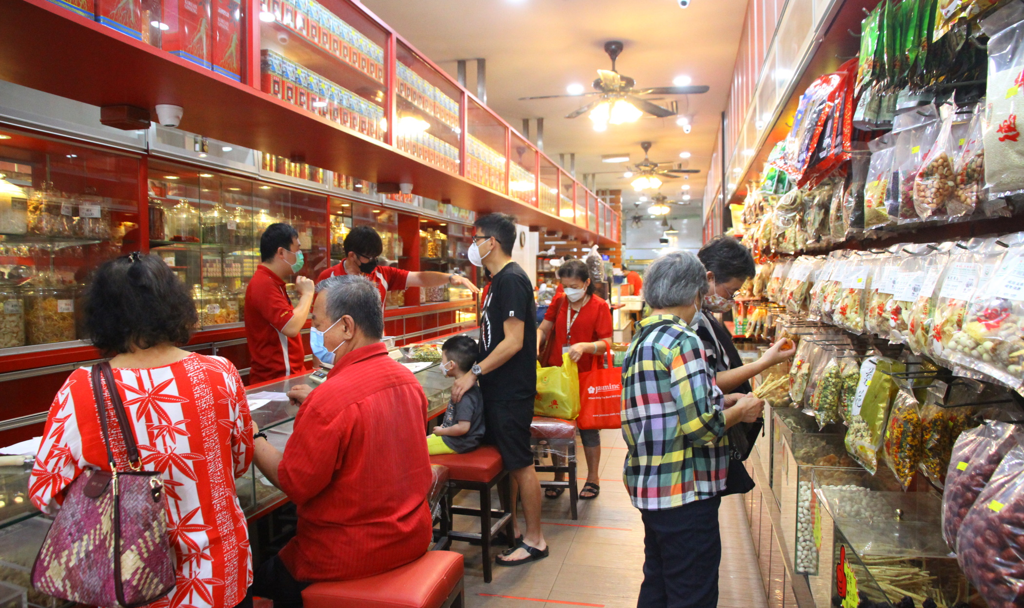 大都会/封面/茨厂街海腊味涨价/10图