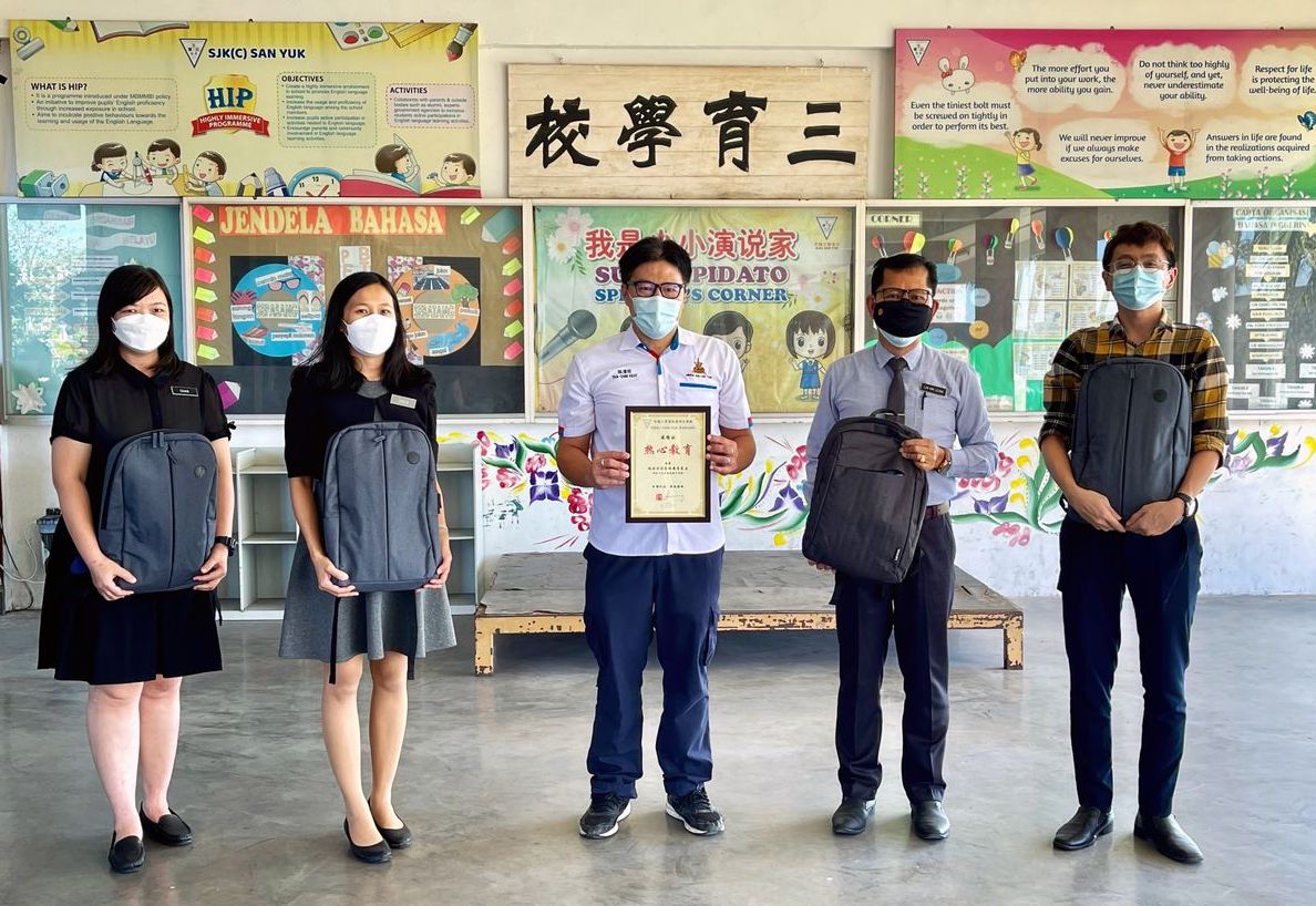 大都会:村长挨即时面捐华小,三育仍需15电脑/3图