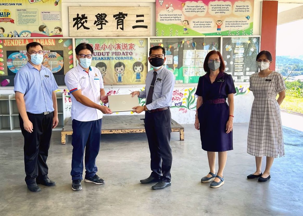 大都会:村长挨即时面捐华小,三育仍需15电脑/3图