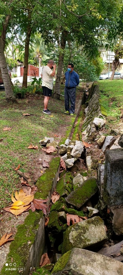 大都会/沟渠倒塌影响房屋结构
