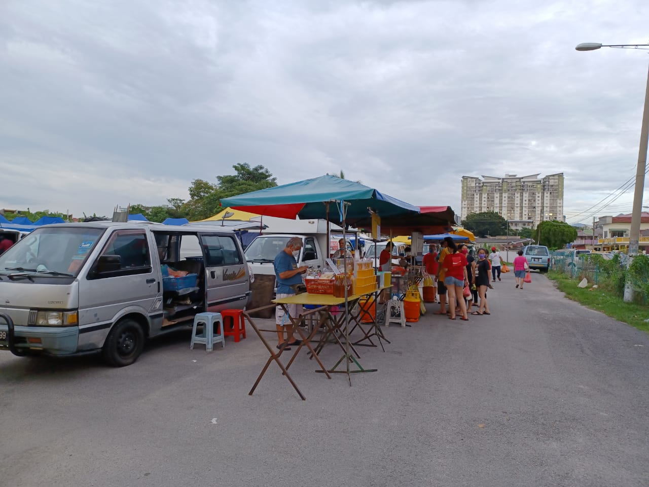 大都会/锡米山关东夜市场的人流自两个星期前开始恢复正常