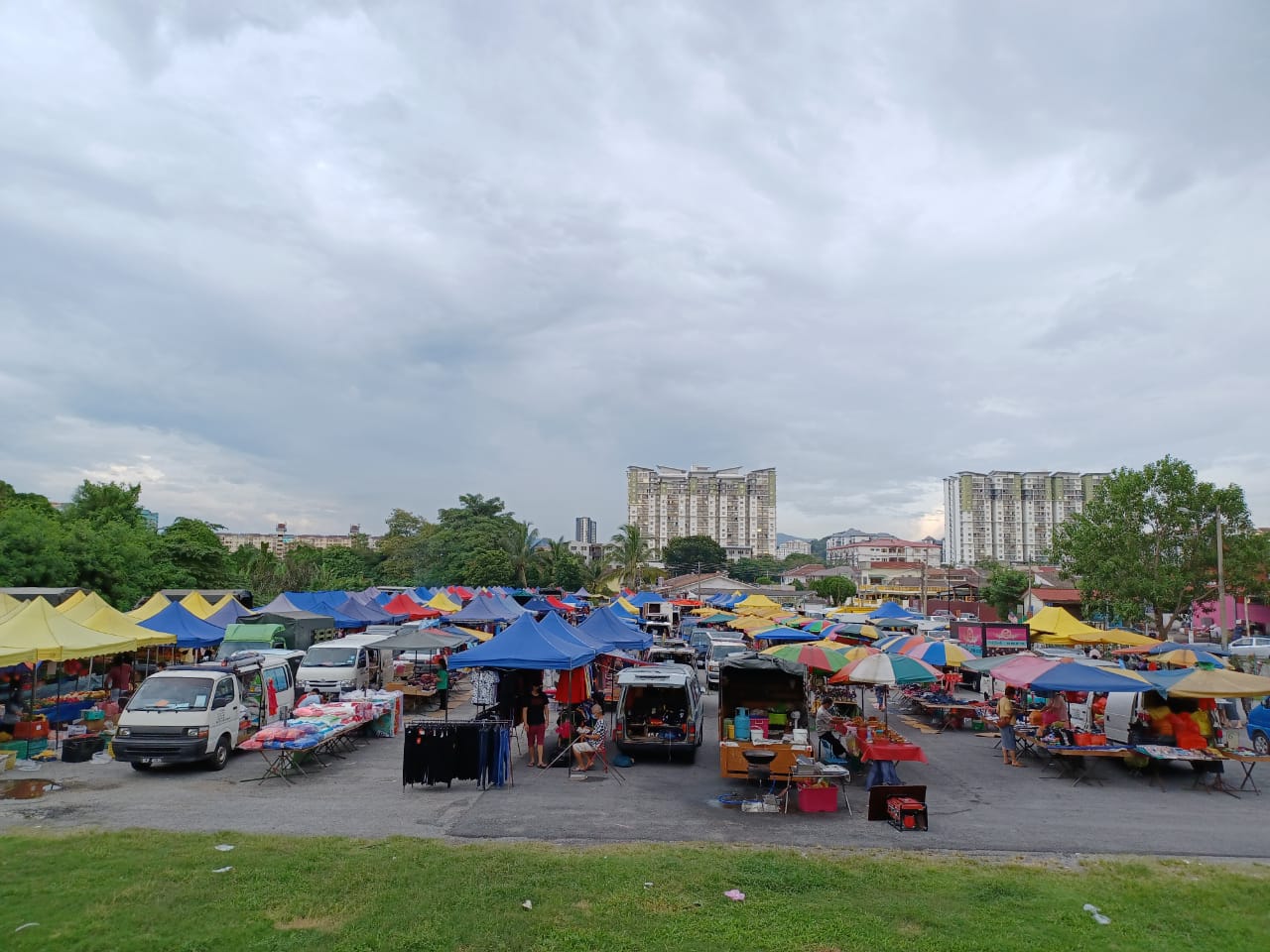 大都会/锡米山关东夜市场的人流自两个星期前开始恢复正常