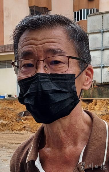 大都会/公寓围墙雨中坍塌压5车/4图