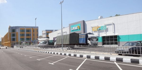 大霹雳时事焦点/12月:宜康省 明年1月:Lotus's 怡南部迎2超霸市