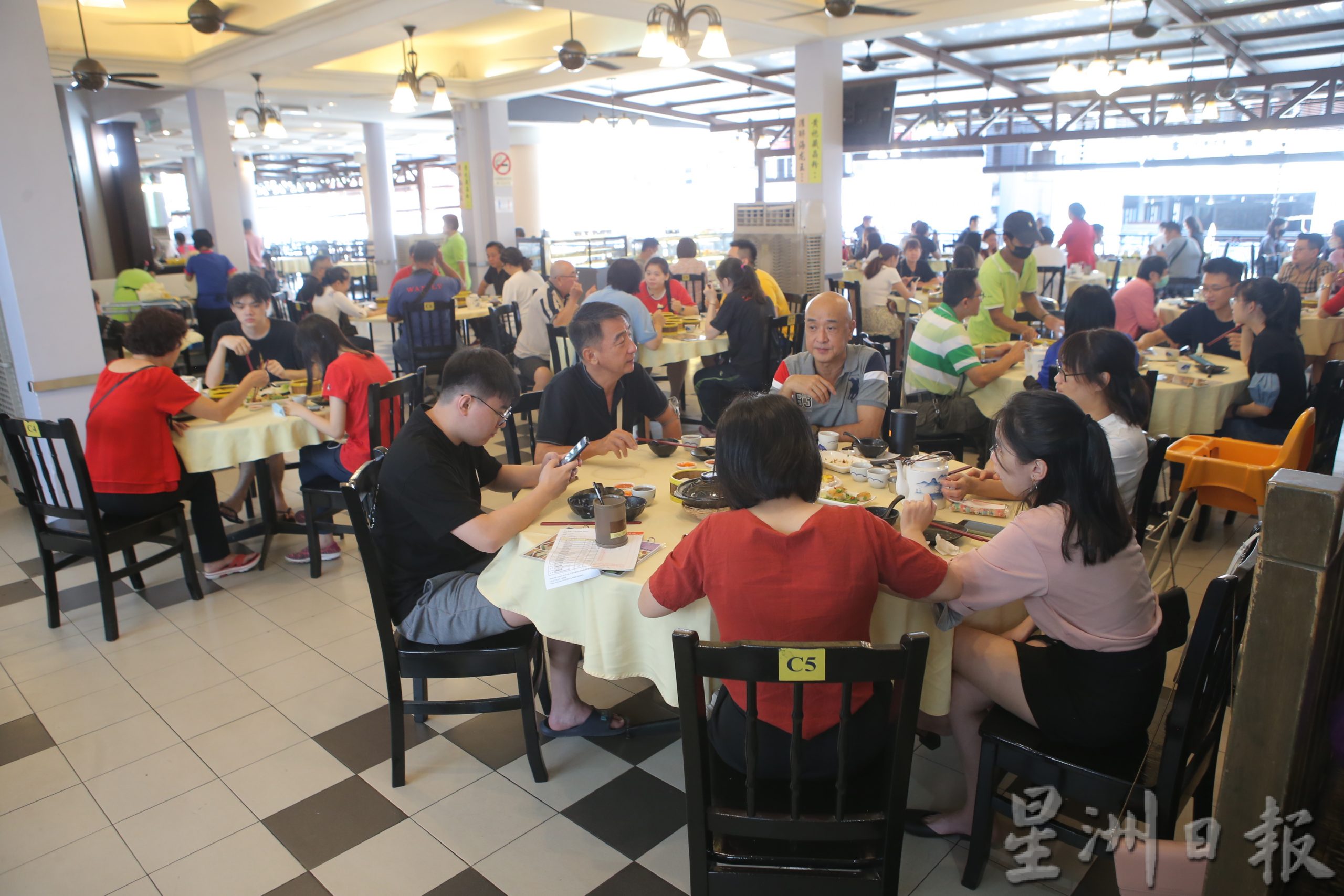 大霹雳时事焦点／4天连假周末 怡保闹哄哄