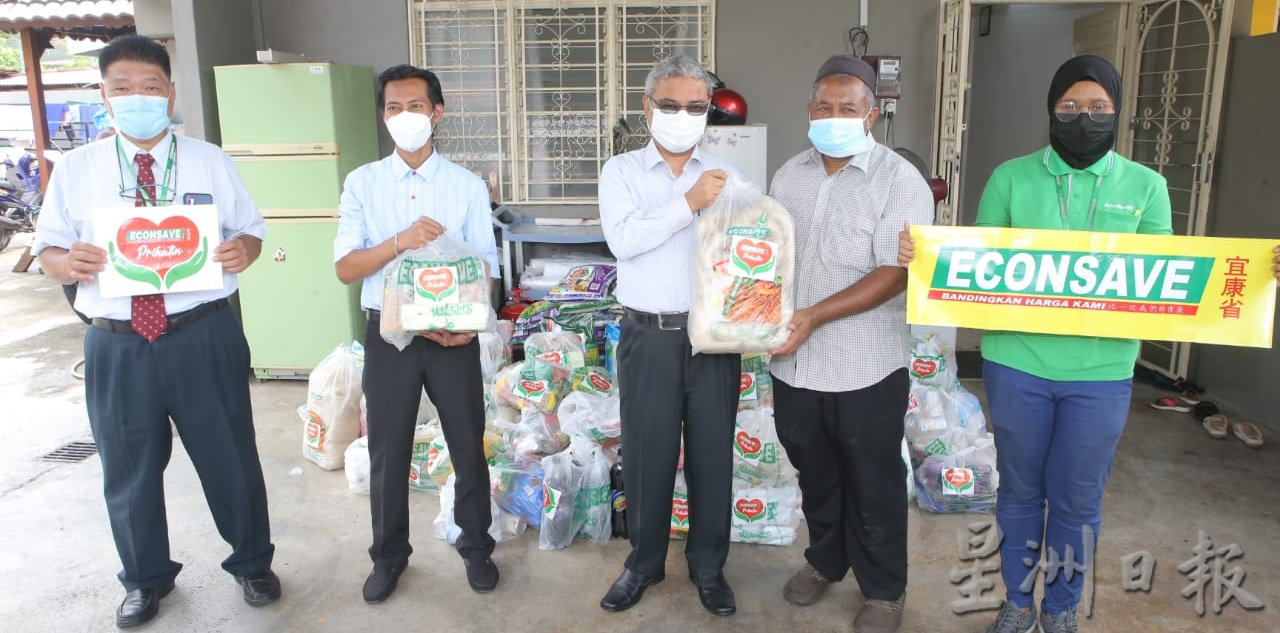 大霹雳时事焦点/怡市长:怡保公路有4种 助减车被树压毁车主损失