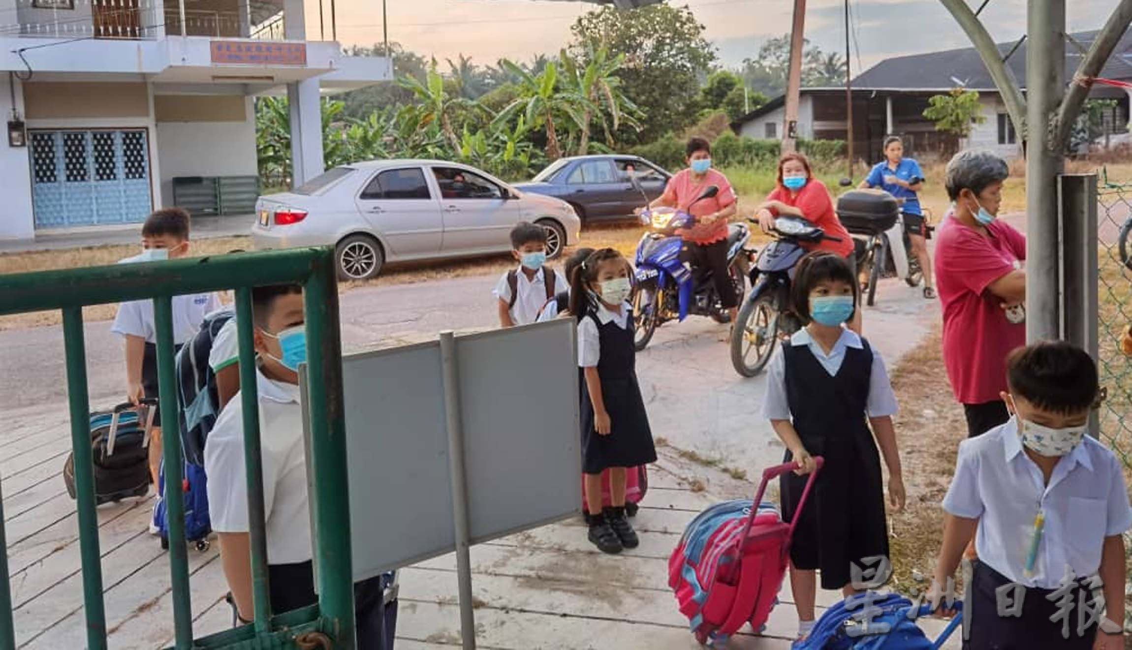 大霹雳时事焦点/部分华小非华裔生华语掌握能力弱 无法跟上网课转校去国小
