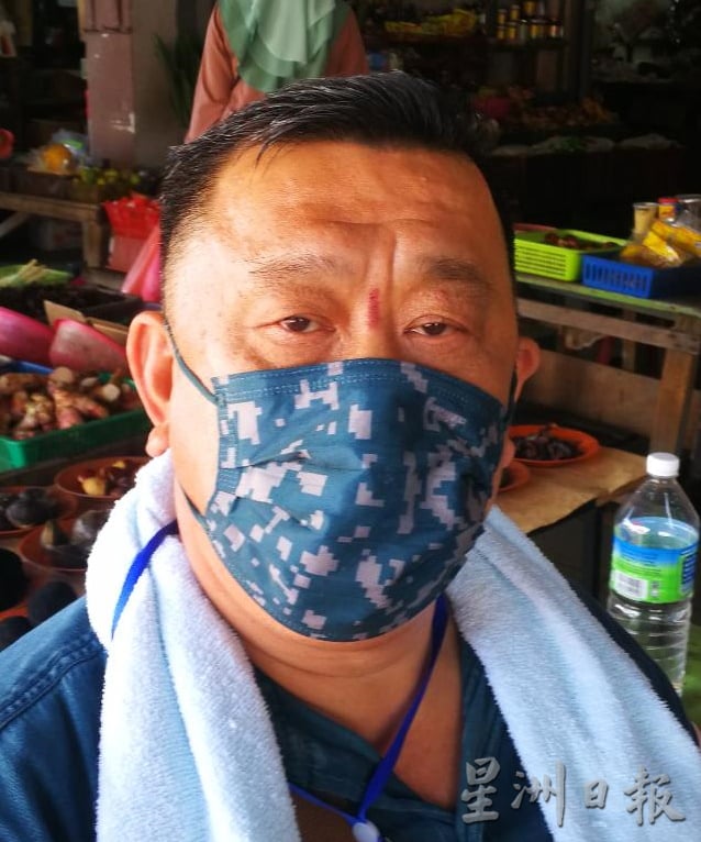 大霹雳时事焦点/雨季风浪月光影响 鲜鱼虾供不应求