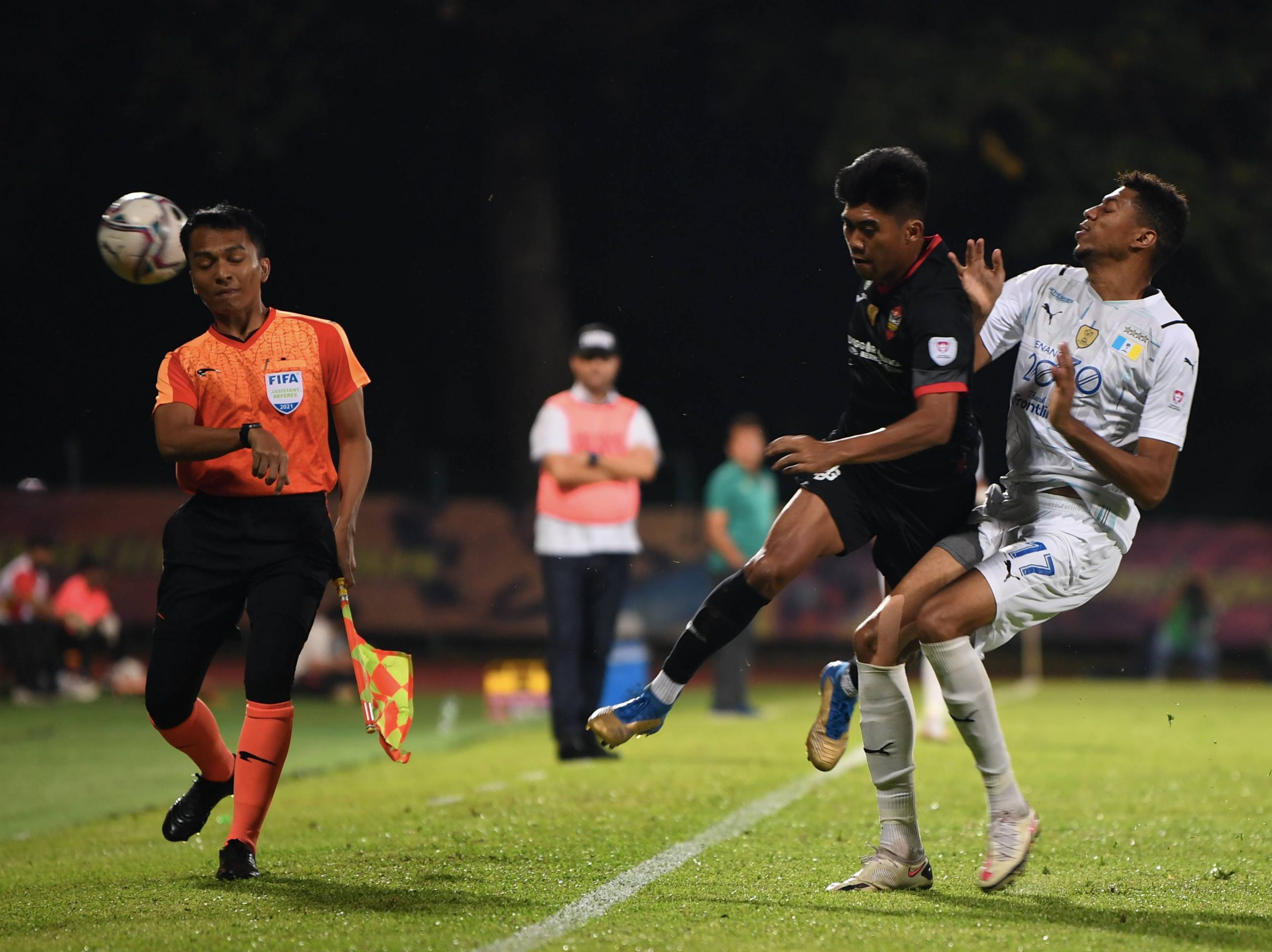 大马杯足球赛 隆市8强斗雪