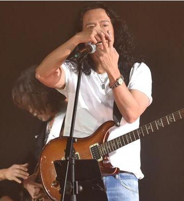 太极邓建明失衡跌下台 手指受伤幸无大碍