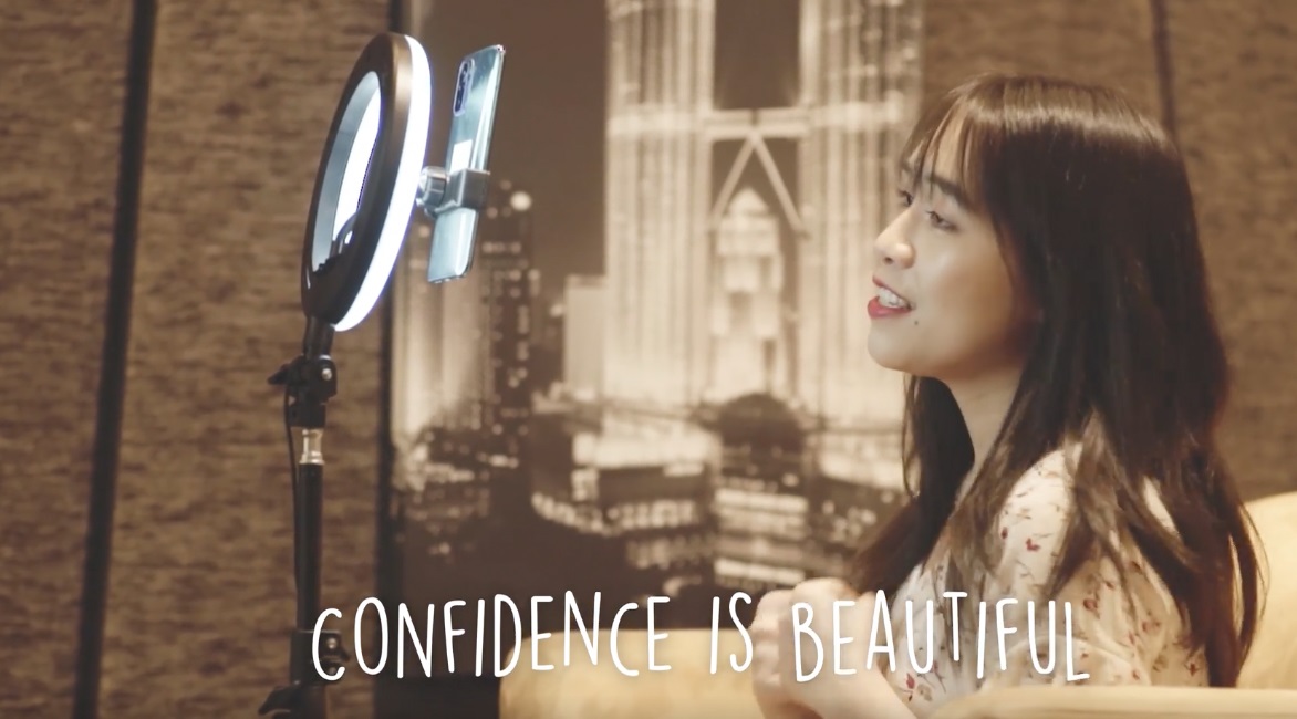 女主播直播施展多语天份 网赞“大马国民女儿”