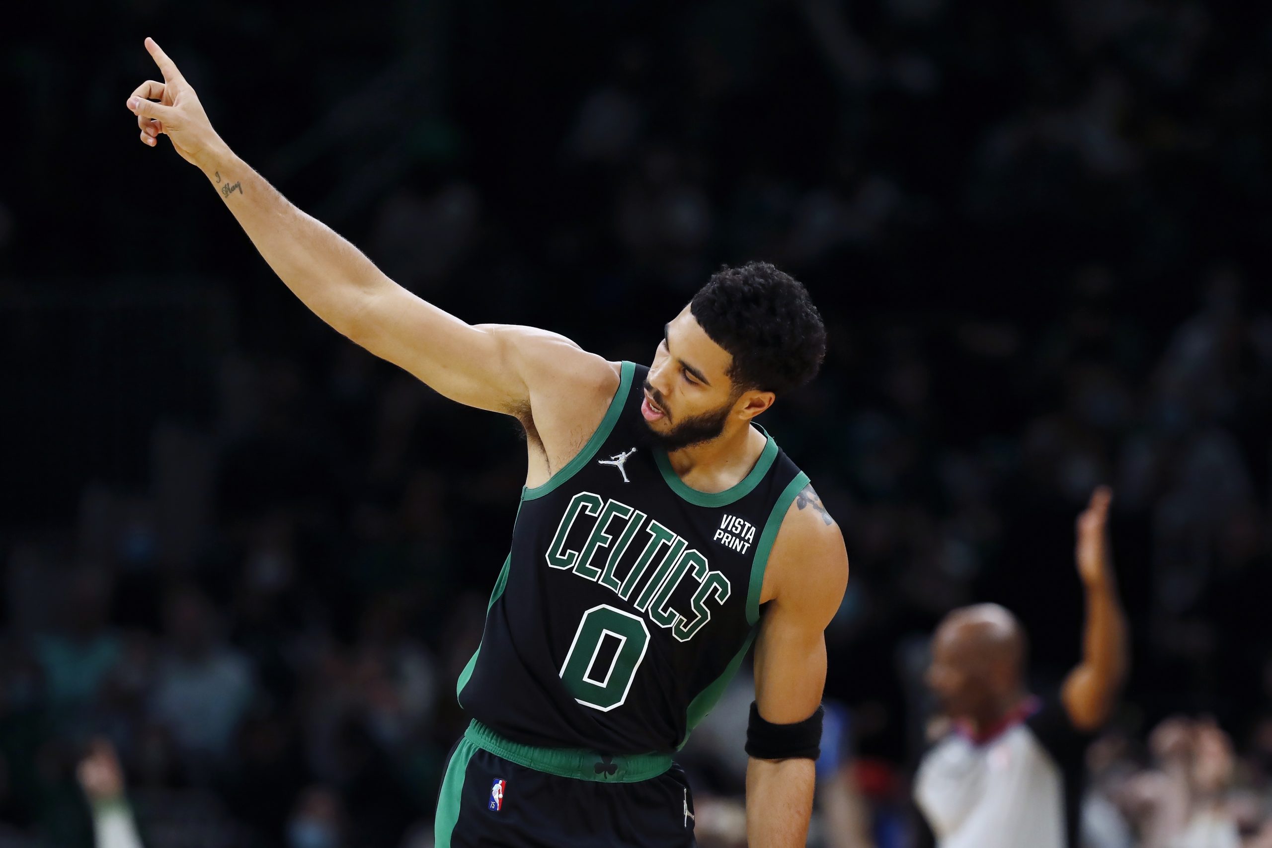 字母哥32分20篮板变魔术  公鹿收获近7轮第5胜