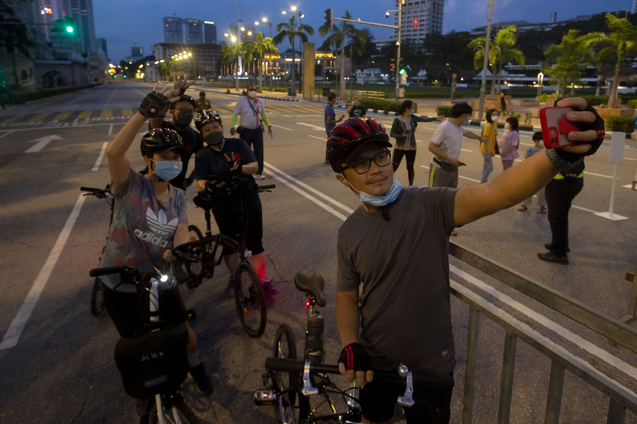 封底(大都会)吉隆坡无车日/多图