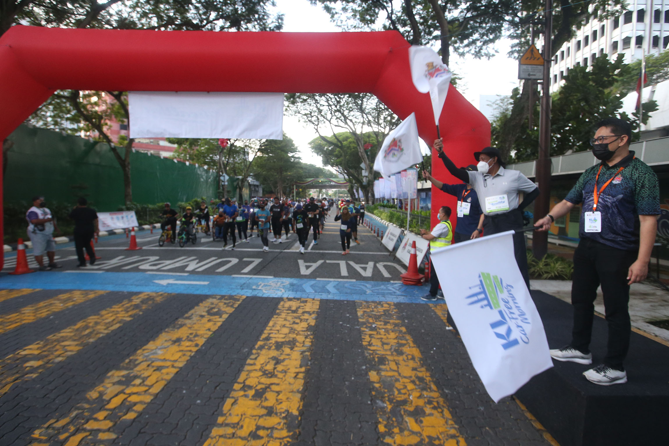 封底(大都会)吉隆坡无车日/多图