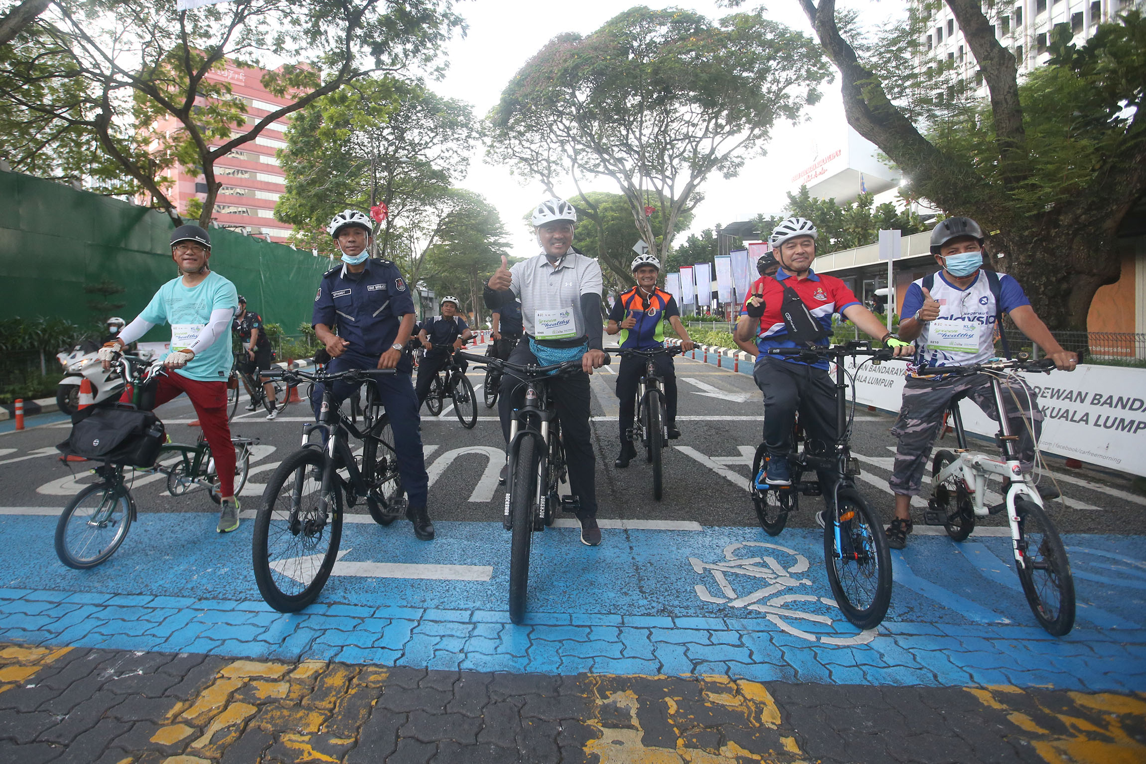 封底(大都会)吉隆坡无车日/多图