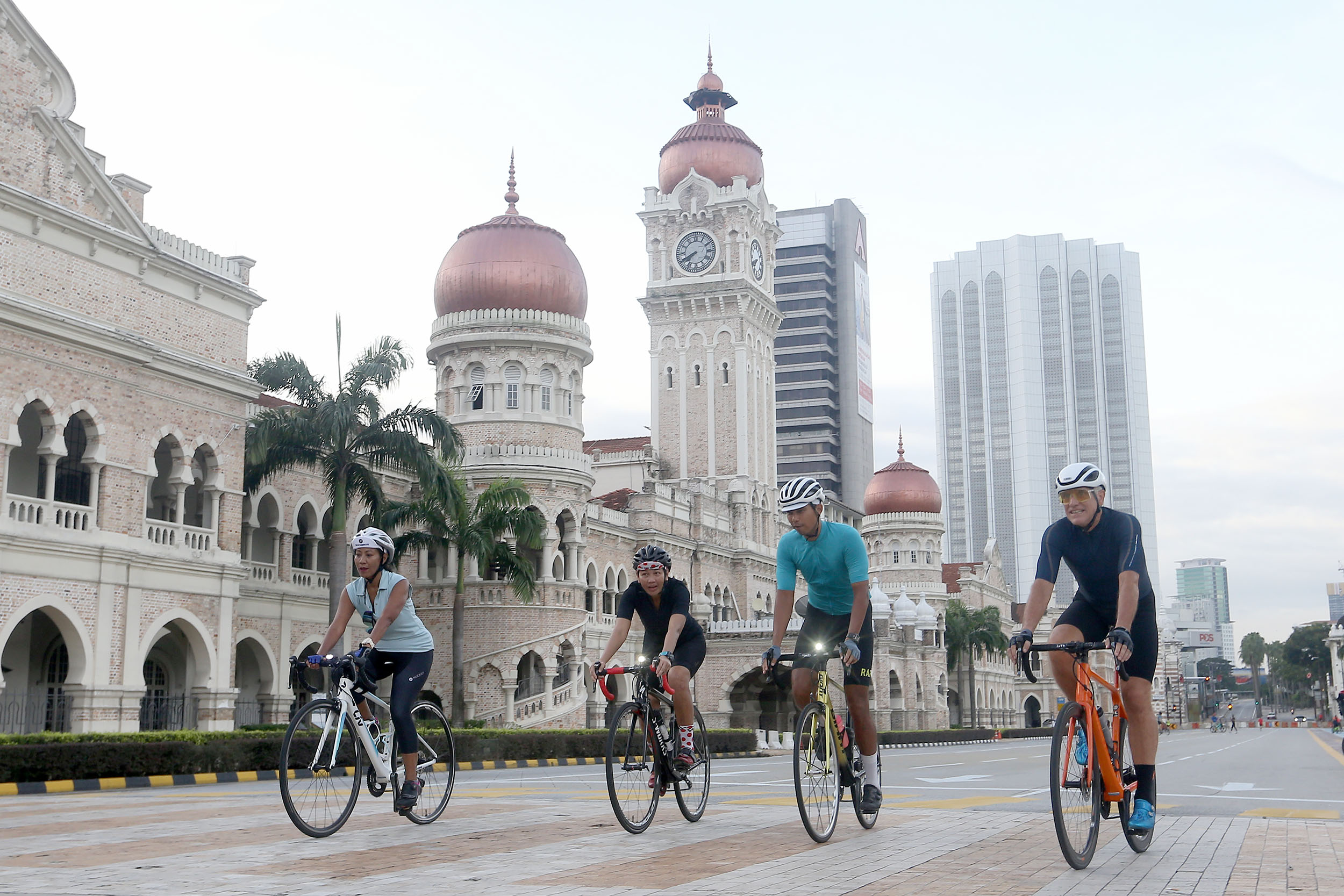 封底(大都会)吉隆坡无车日/多图