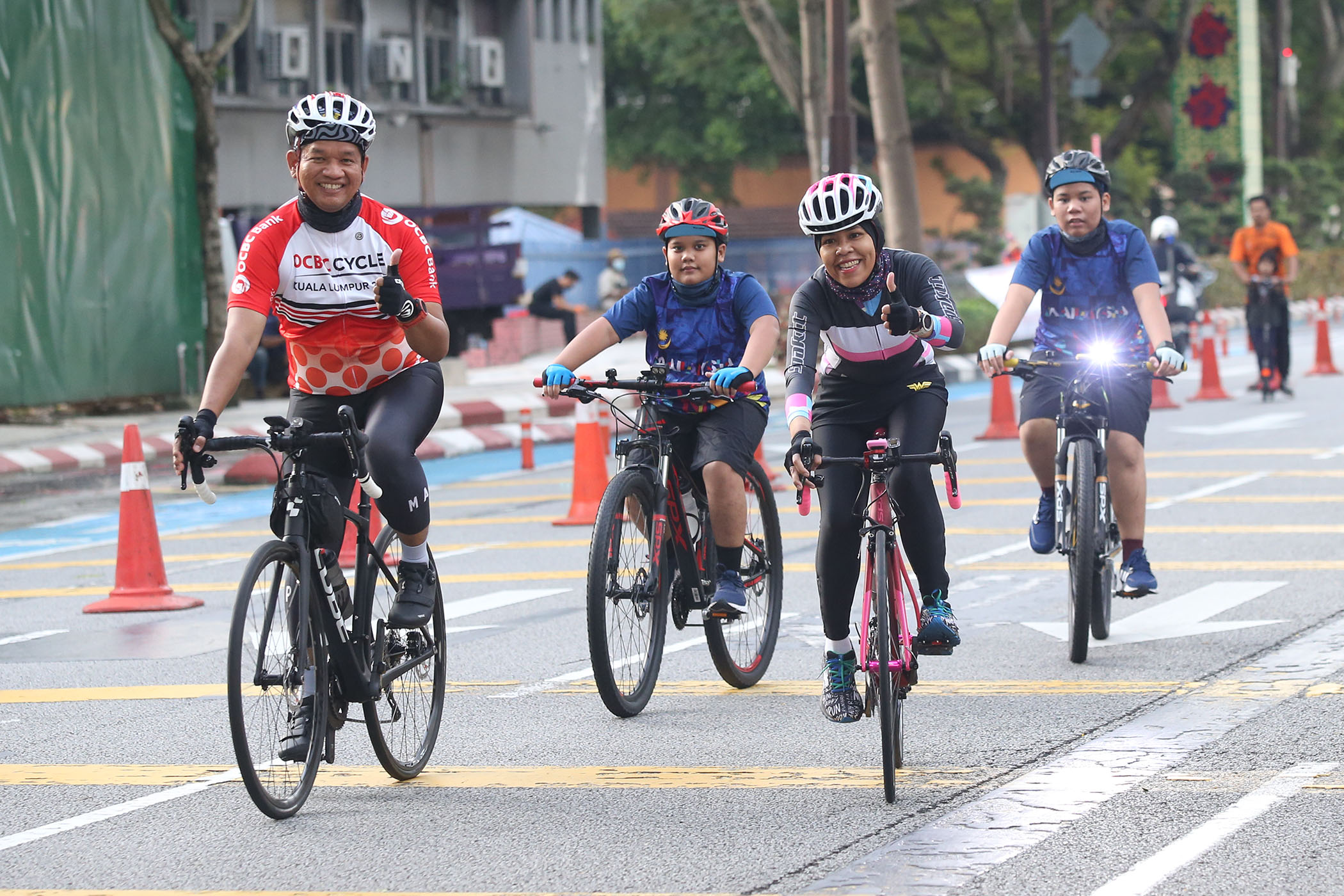 封底(大都会)吉隆坡无车日/多图
