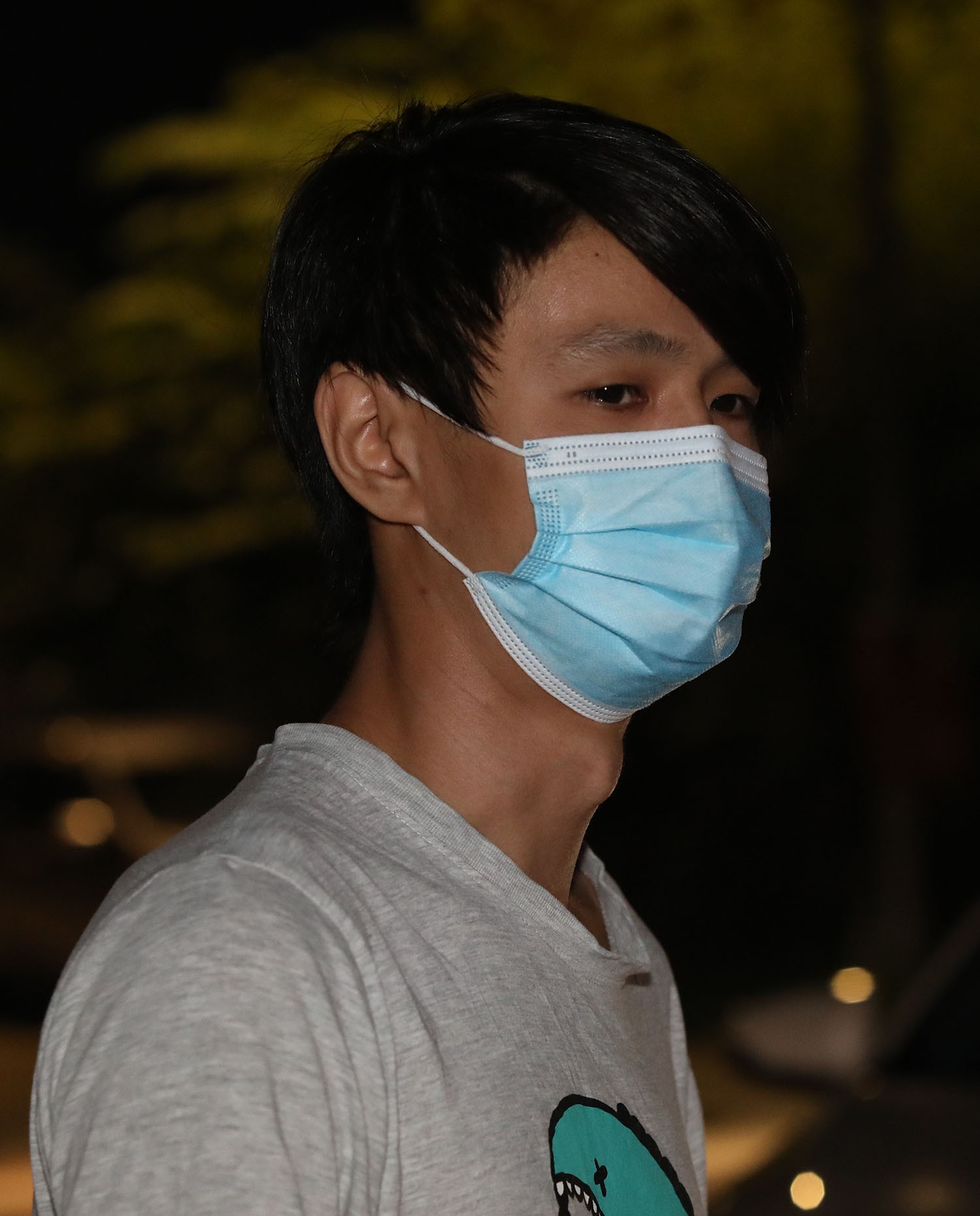 封面(大都会)华小低年级学生返校/多图