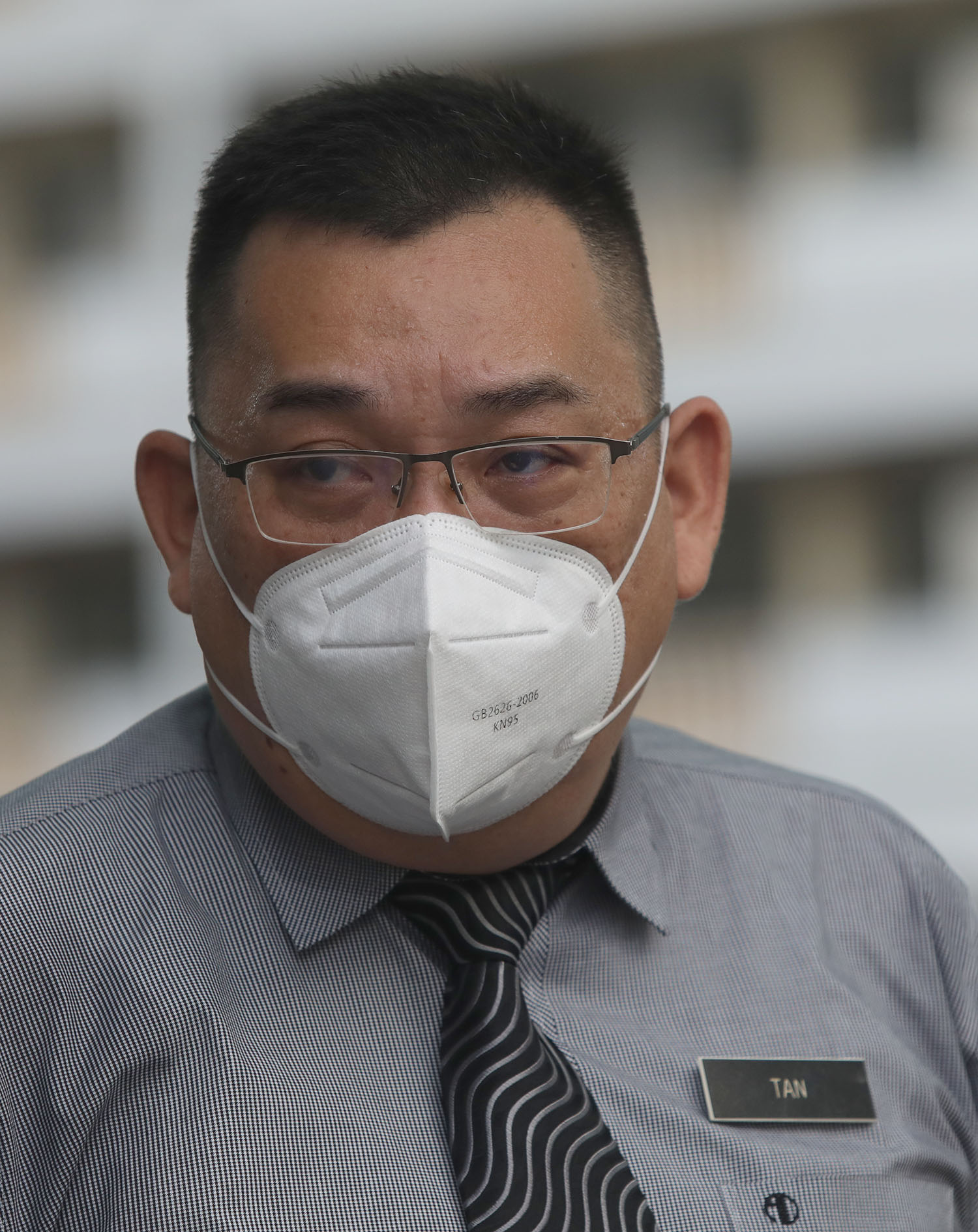 封面(大都会)华小低年级学生返校/多图