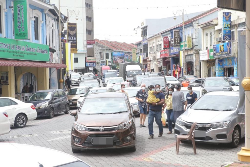 屠妖节连假 霹警方将上门查住家及商店