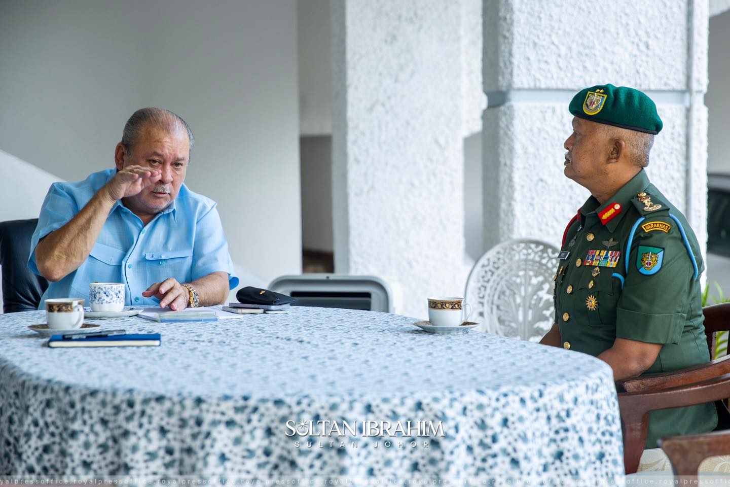 **已签发**柔:第三版假头:陆军特种部队第21突击团新总司令,觐见柔佛苏丹