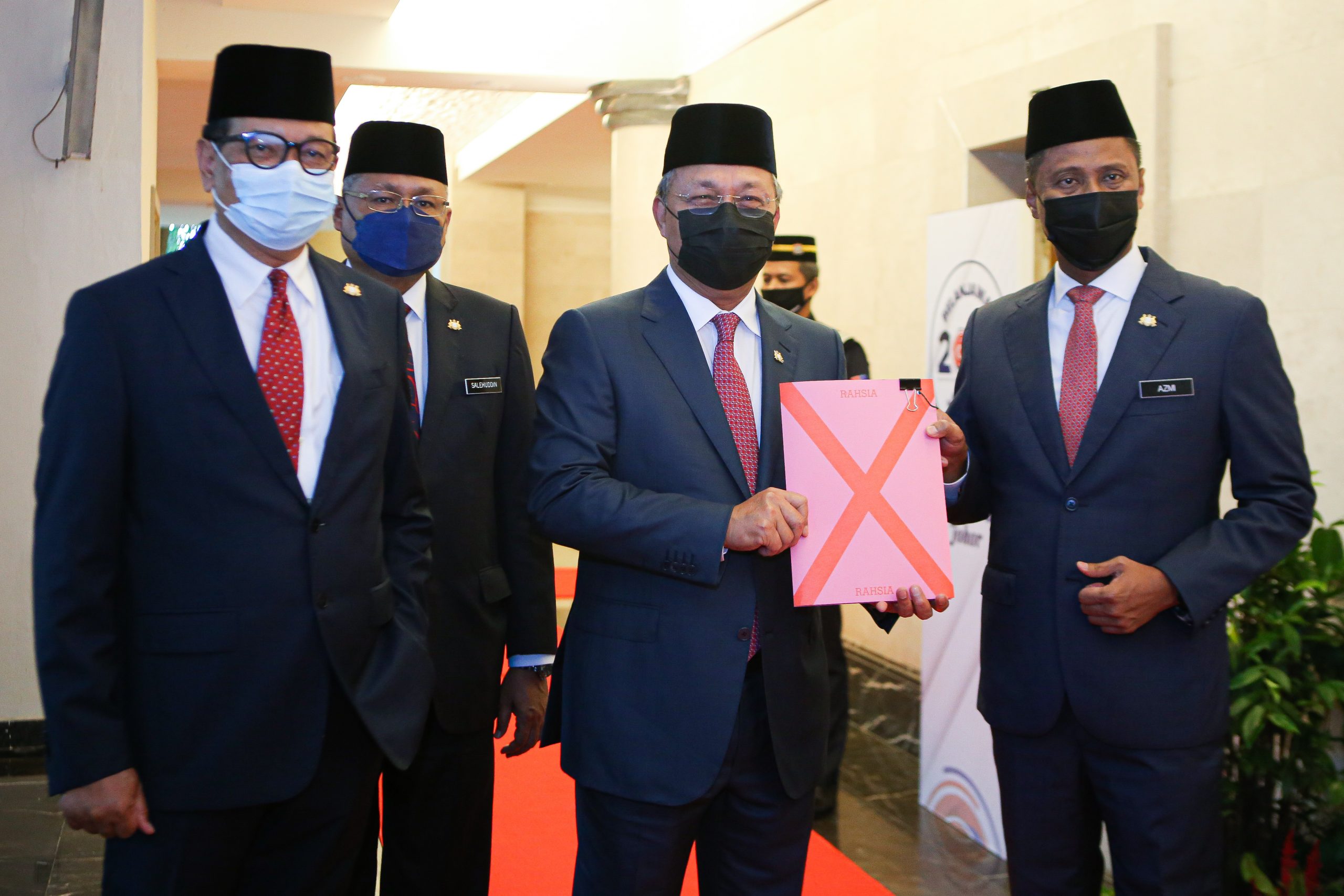 **已签发（请置头条）**柔：封面：主文：州议会文之一：柔2022年财政预算案再次出现高达2亿8647万令吉赤字