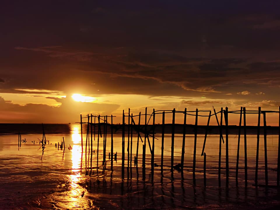 **已签发(请置头条)**柔:封面:特稿:【复苏期中乡镇游】之麻坡篇:走进渔村体验悠闲,到巴冬走一趟人文生态之旅