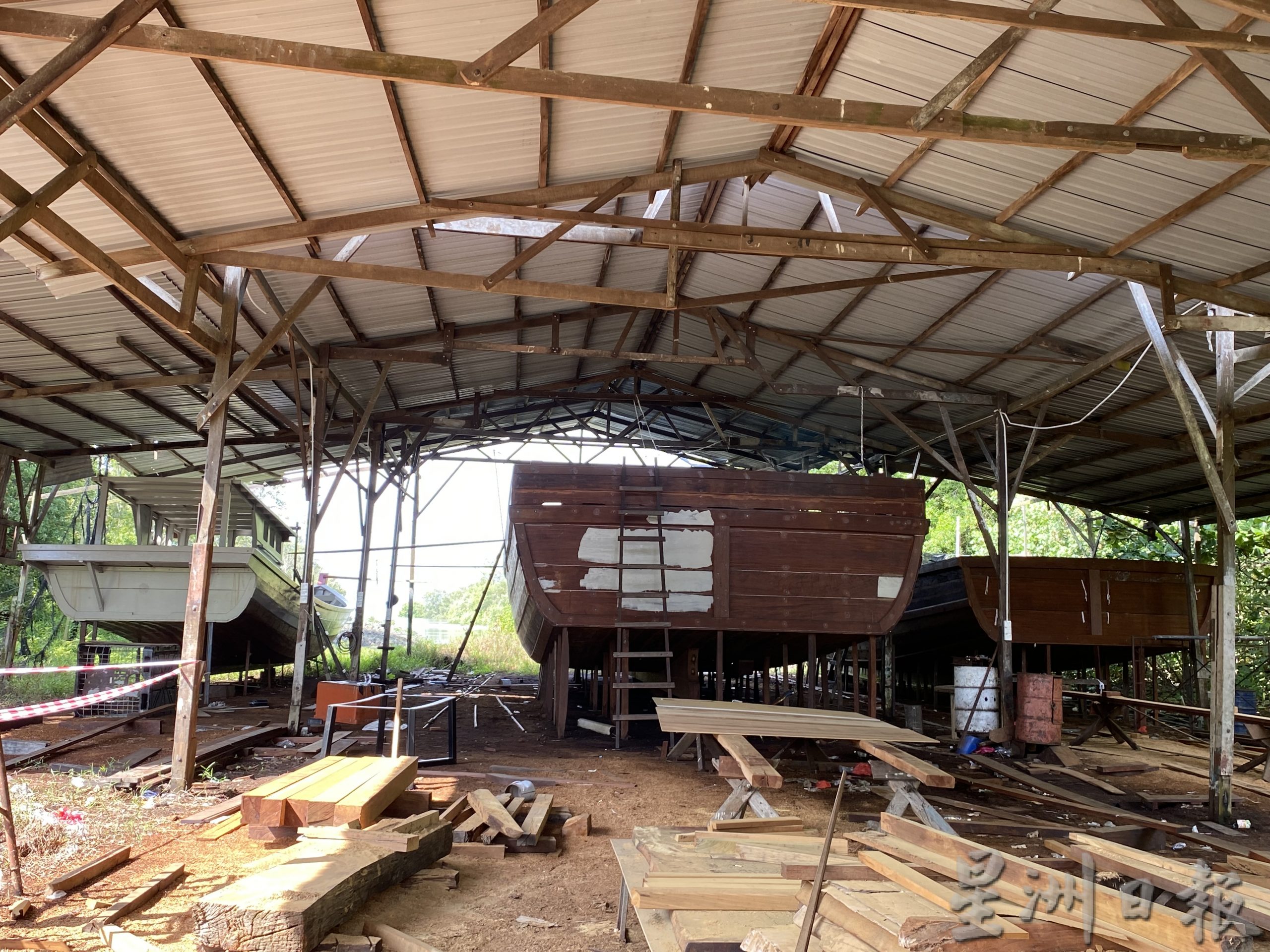 **已签发(请置头条)**柔:封面:特稿:【复苏期中乡镇游】之麻坡篇:走进渔村体验悠闲,到巴冬走一趟人文生态之旅