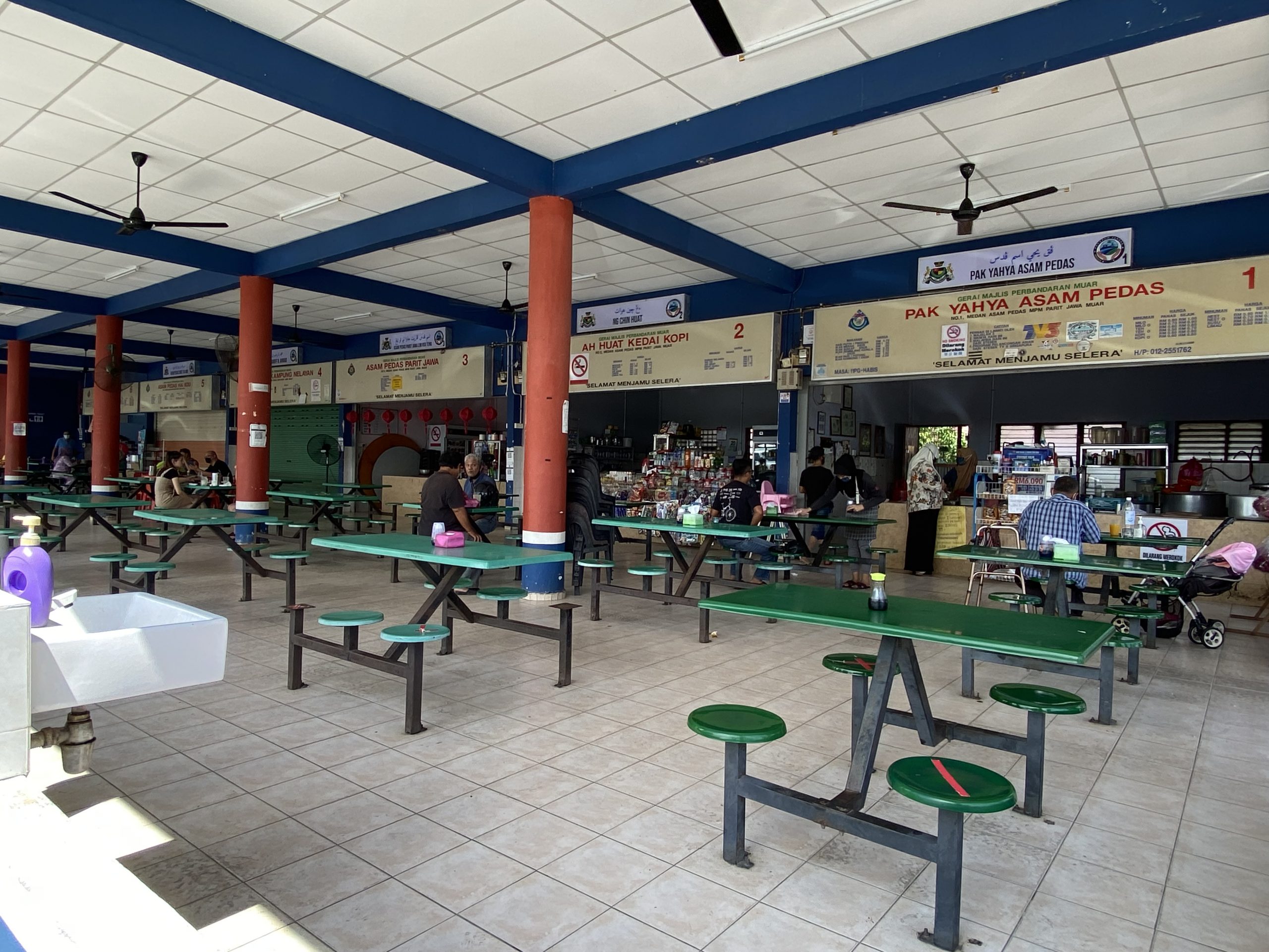 **已签发(请置头条)**柔:封面:特稿:【复苏期中乡镇游】之麻坡篇:走进渔村体验悠闲,到巴冬走一趟人文生态之旅