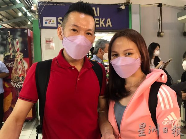 **已签发（请置头条）**柔：封面：陆路VTL开通首日：我们回家了！顺利返马者难掩兴奋之情，想给家人惊喜