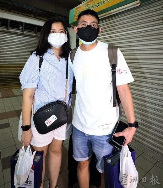 **已签发（请置头条）**柔：封面：陆路VTL开通首日：我们回家了！顺利返马者难掩兴奋之情，想给家人惊喜