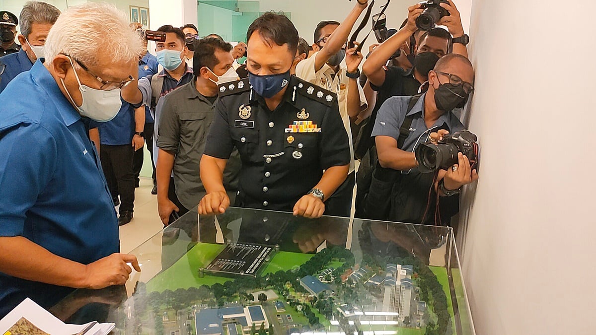 **已签发(请置头条)**柔:**显刊**:工程拖延5年,依斯干达公主城警区总部终落成使用