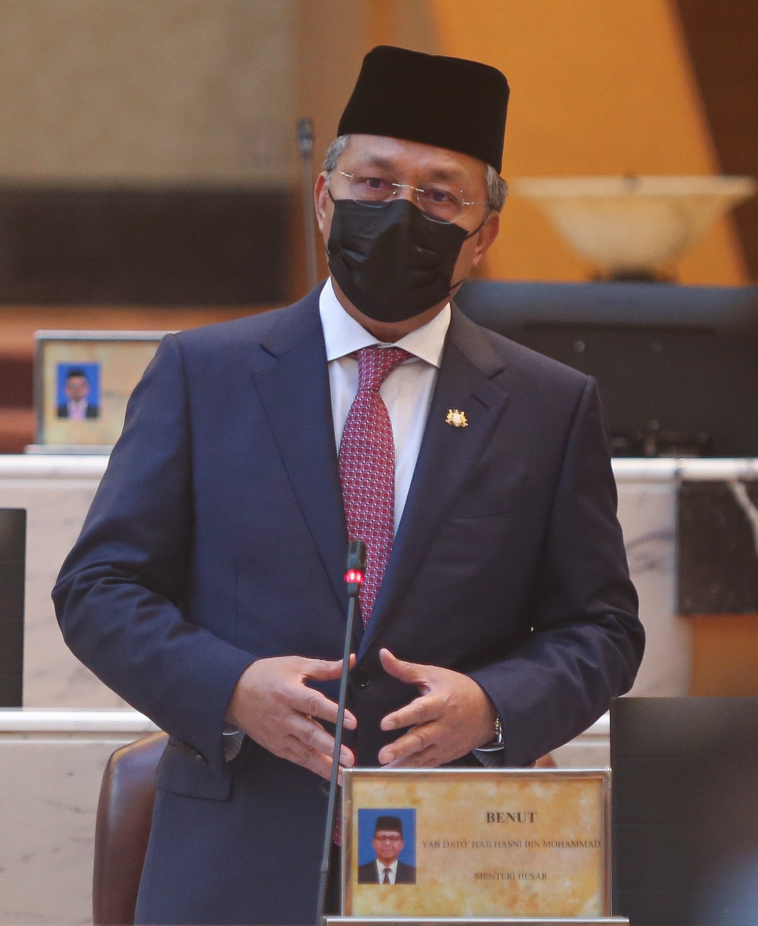 **已签发(请置头条)**柔:第三版头条(州议会上半场四文之四)柔大臣:柔州经济、旅游及文化办事处将在明年第一季度在新加坡设立