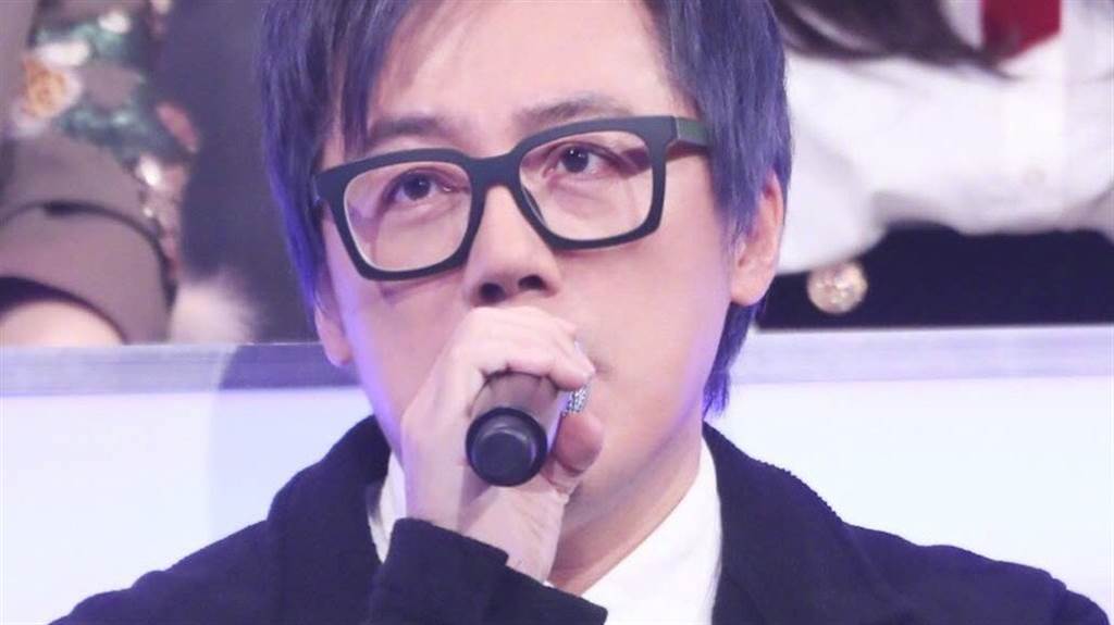 张宇消失演艺圈3年曝近照 满头白发网跪求开唱