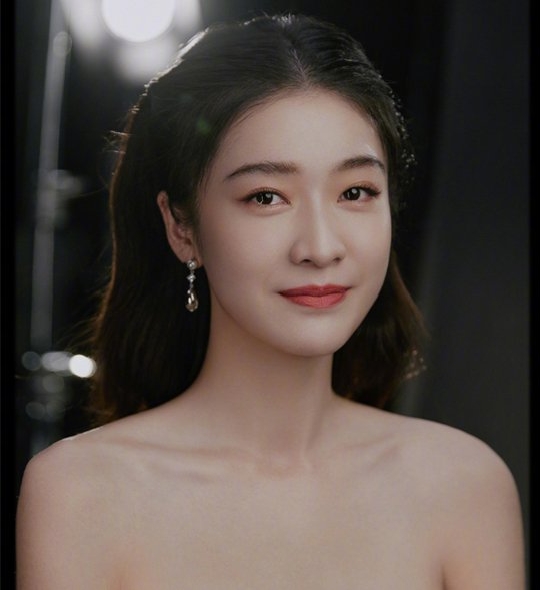 张雪迎重现“紫霞仙子眨眼”自嘲丑 钓出本尊朱茵回复