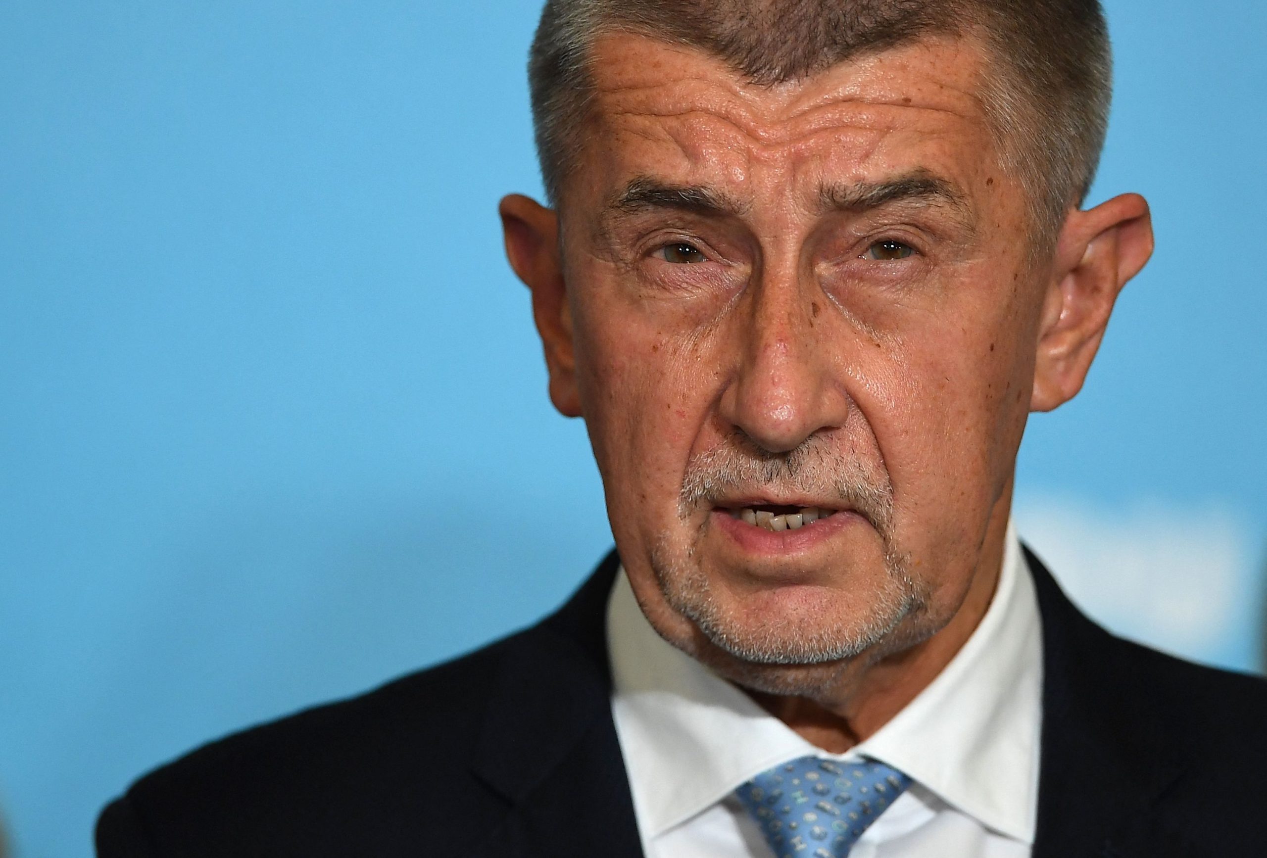 捷克/总理巴比斯辞职 新政府未来数周成立