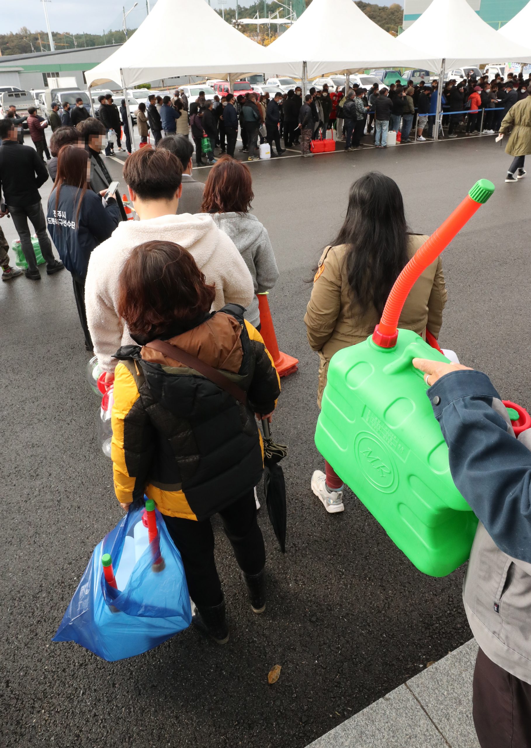 文在寅称南韩多管齐下解决尿素供应紧张问题